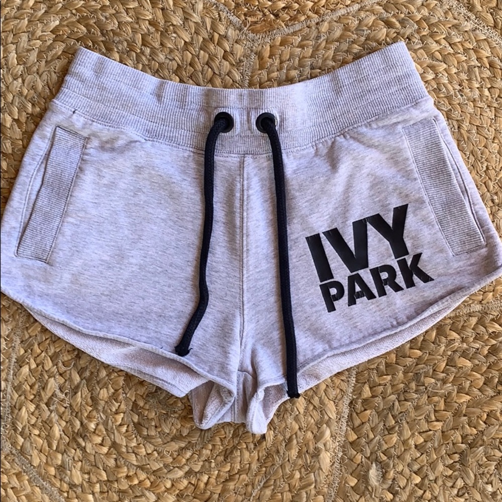 IVY PARK GRAY SWEAT SHORTS- XS